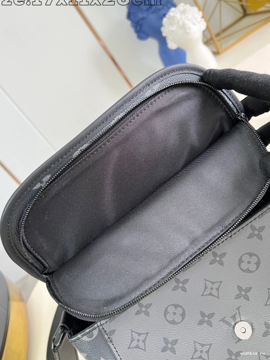 WIS Messenger Vuitton Louis Pulse 0217
